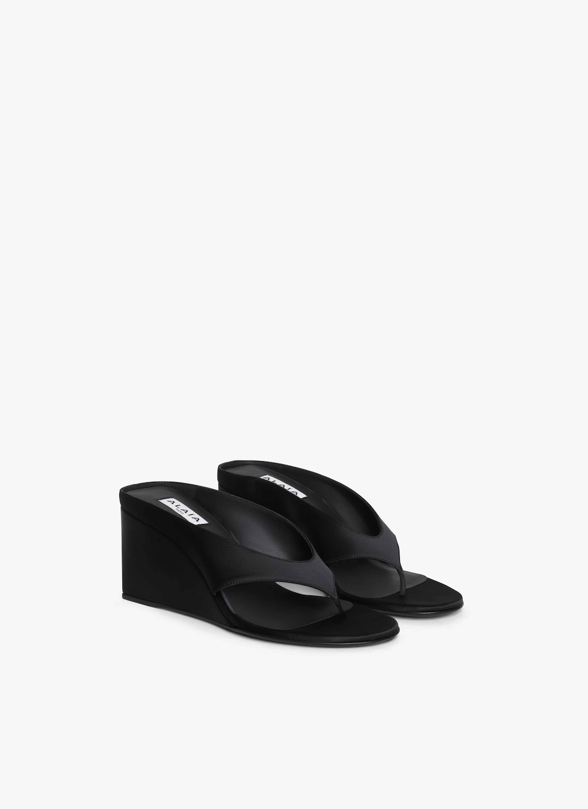 CUBE THONG MULES IN SATIN ALAÏA BLACK CUBE THONG MULES IN SATIN